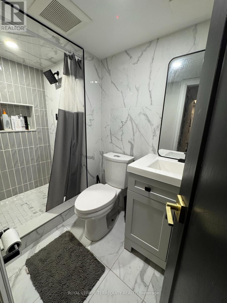 9 Palacebeach Trail, Hamilton (Stoney Creek), Ontario  L8E 0B9 - Photo 6 - X12122613