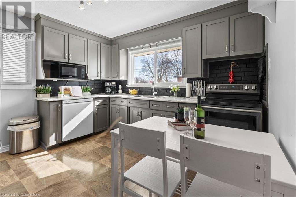 281 Erb Street, Cambridge, Ontario N3H 4G4 - Photo 6 - 40716138