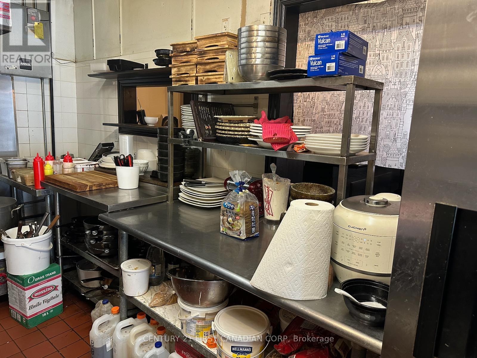 570 Upper Wellington Street, Hamilton, Ontario  L9A 3P9 - Photo 8 - X12122616