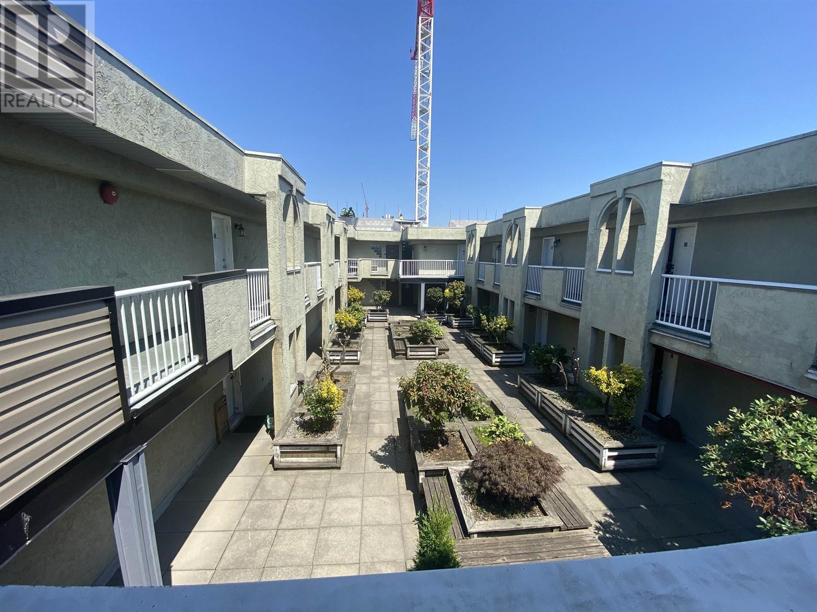 Listing Picture 34 of 34 : 304 5520 JOYCE STREET, Vancouver / 溫哥華 - 魯藝地產 Yvonne Lu Group - MLS Medallion Club Member