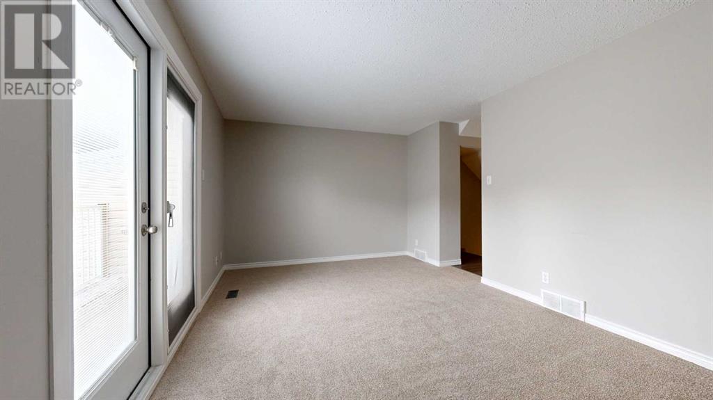 22, 55 Lemoyne Crescent W, Lethbridge, Alberta  T1J 4K7 - Photo 3 - A2214991