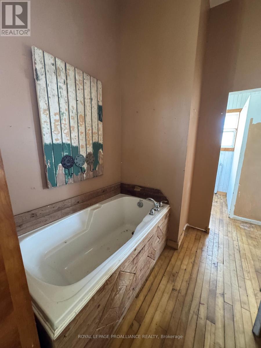 3085 Queensborough Road E, Madoc, Ontario  K0K 2K0 - Photo 21 - X12122132