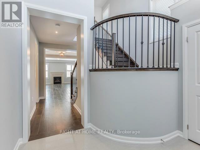 288 Sixteen Mile Drive W, Oakville, Ontario  L6M 0V8 - Photo 3 - W12122621