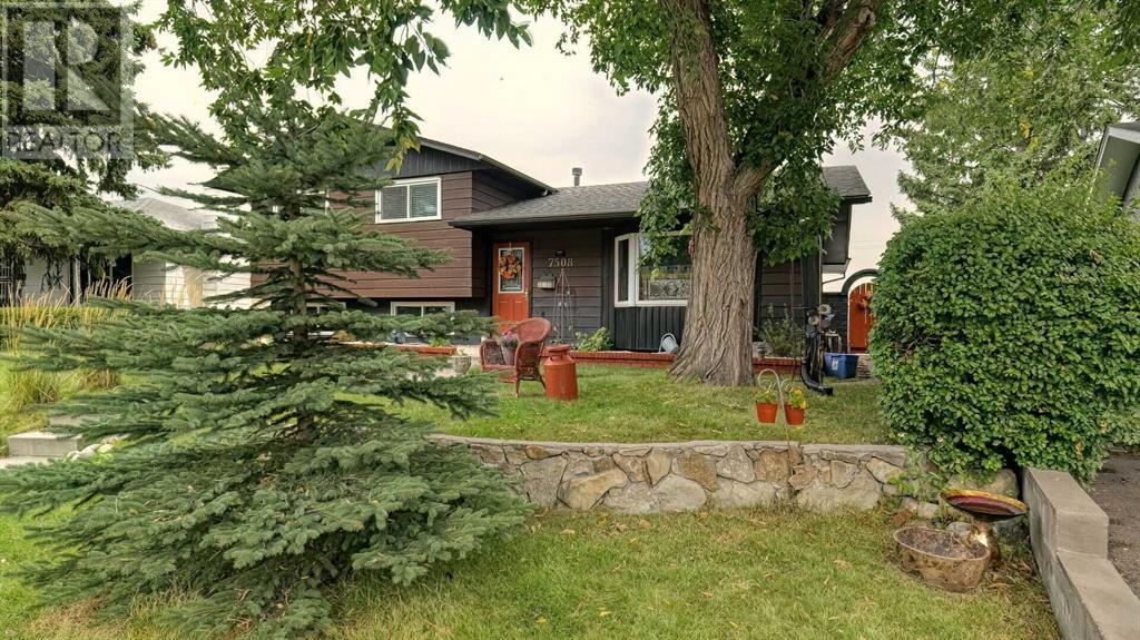 Property at 7508 7 Street NW image 3