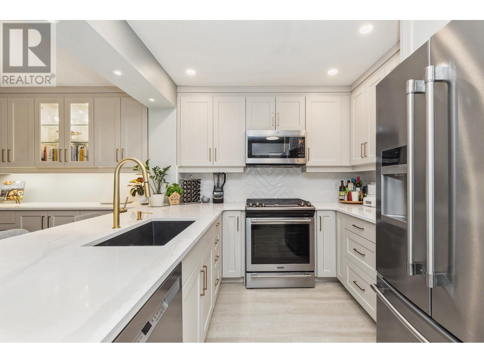 108 200 Klahanie Drive, Port Moody, British Columbia  V3H 5K7 - Photo 13 - R2994290
