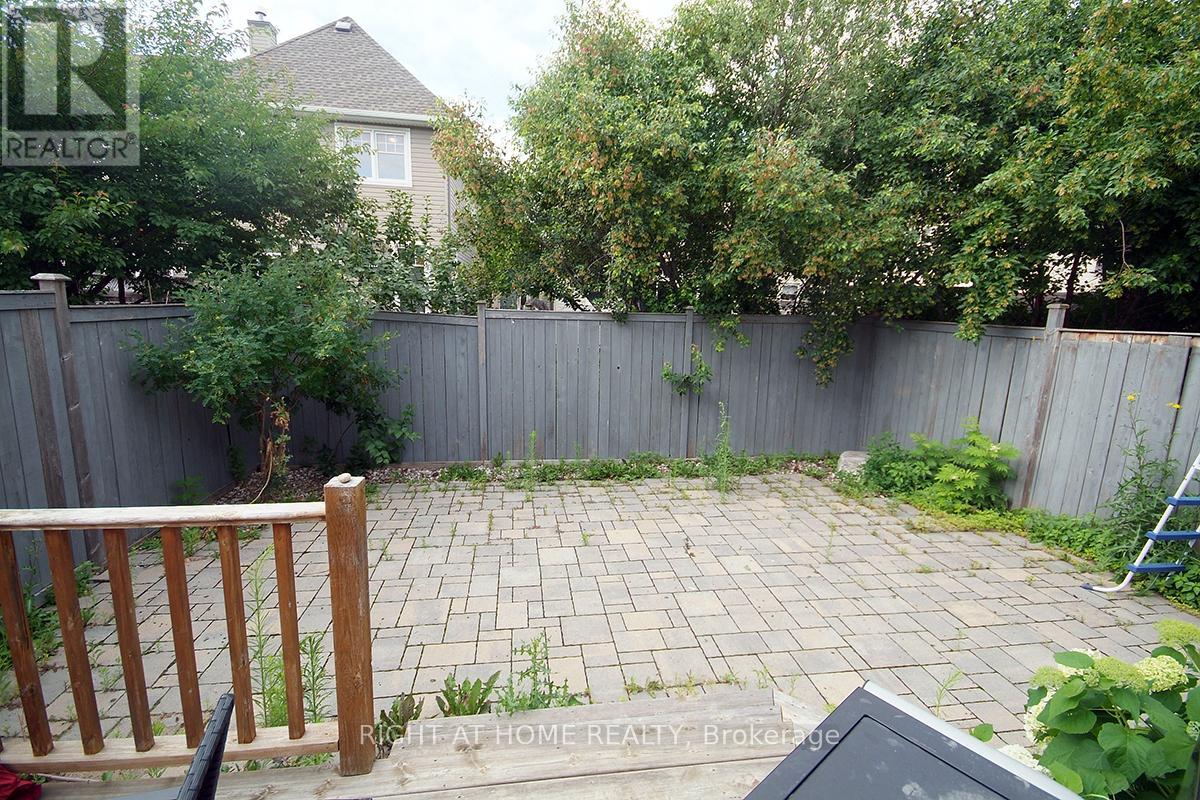 216 Horseshoe Crescent, Ottawa, Ontario  K2S 0B8 - Photo 20 - X12122628