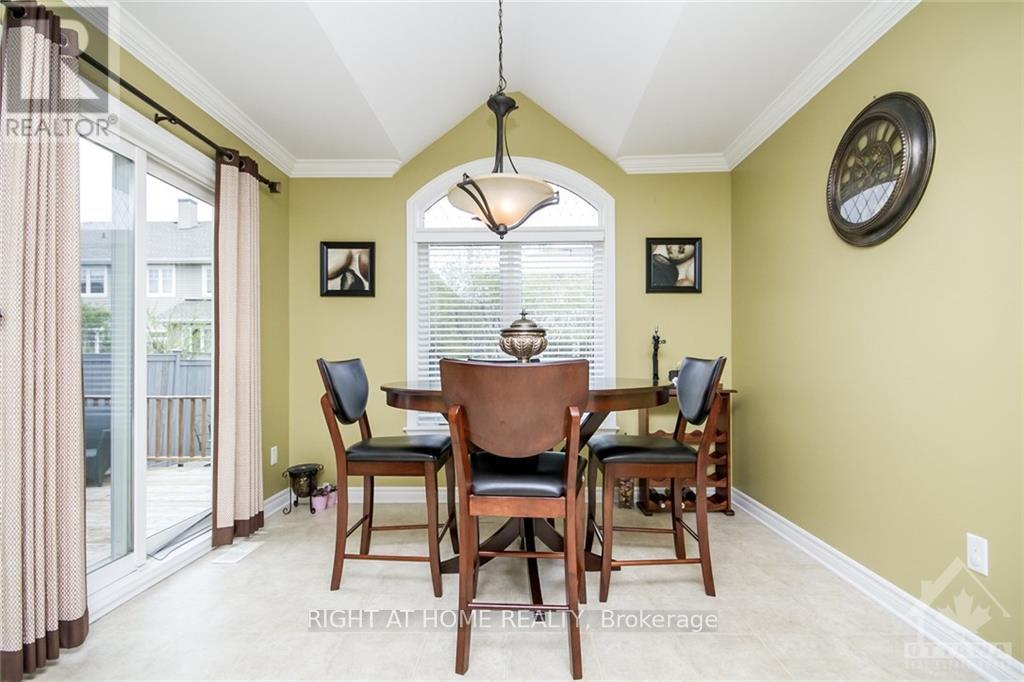 216 Horseshoe Crescent, Ottawa, Ontario  K2S 0B8 - Photo 8 - X12122628