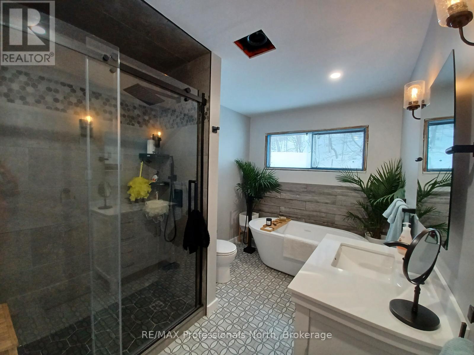 3001 Ravenscliffe Road, Huntsville, Ontario  P1H 2J2 - Photo 8 - X12122632