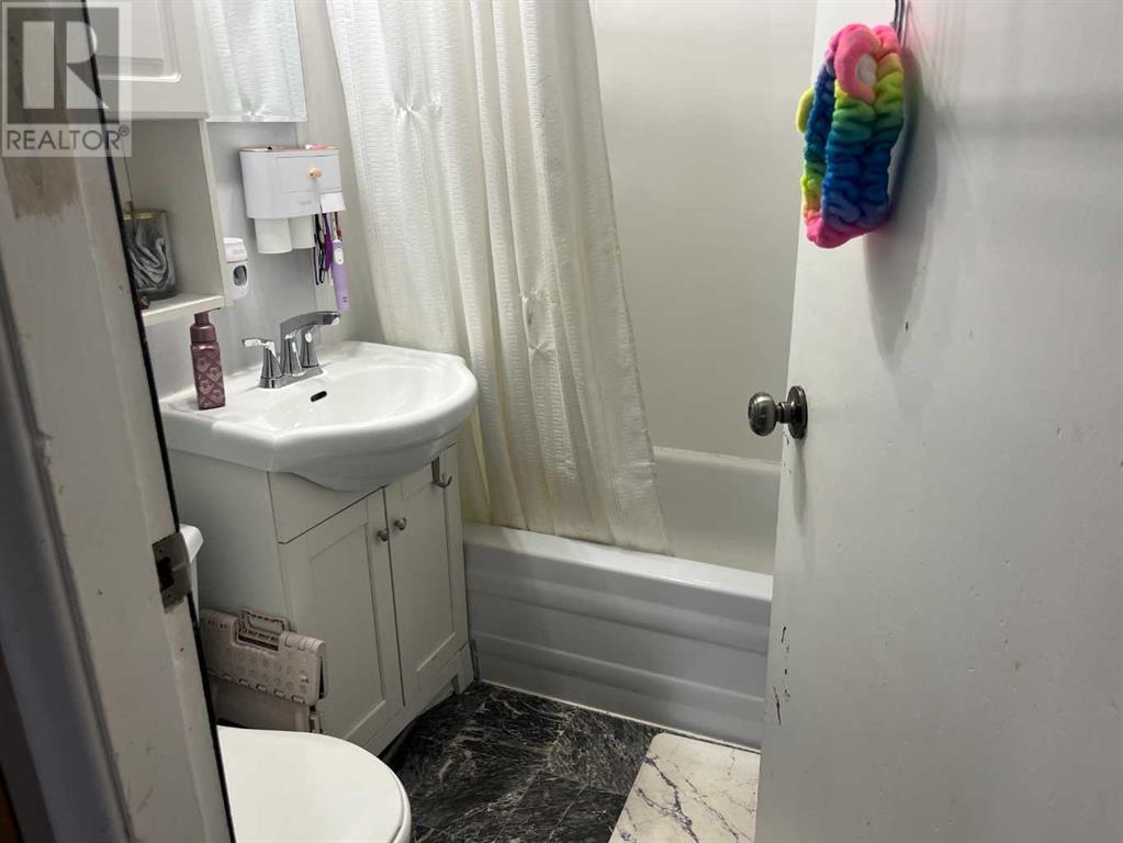 5004 56b Street, Lloydminster, Alberta  T9V 0T6 - Photo 8 - A2215998