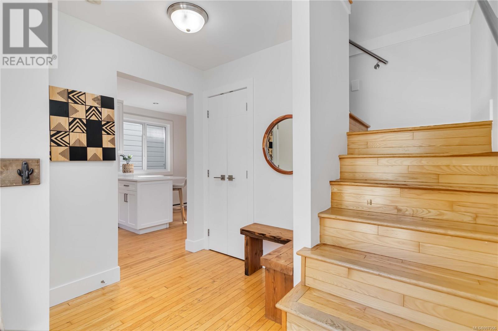 Property at 126 Rendall St image 3