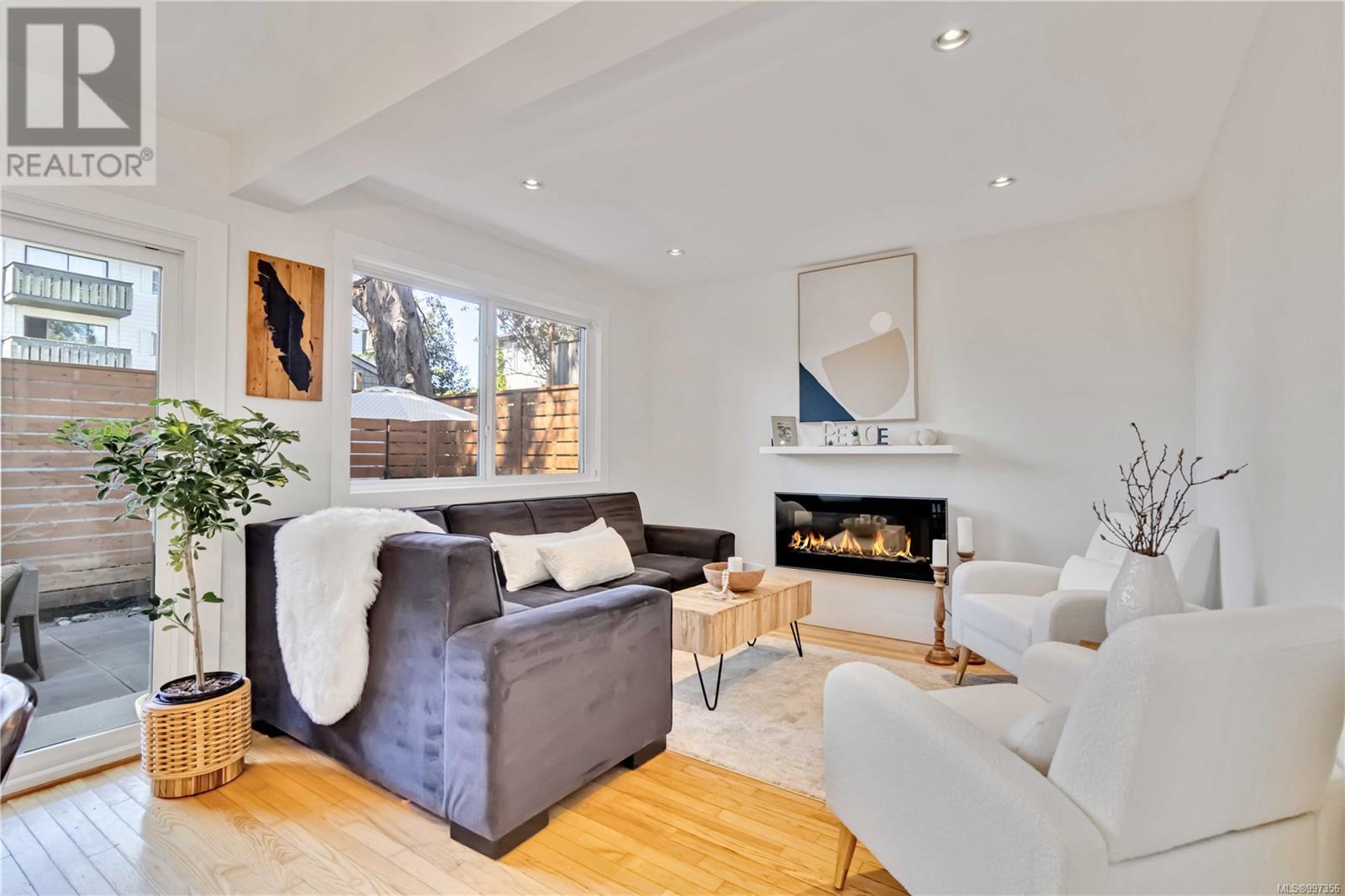 Property at 126 Rendall St image 4