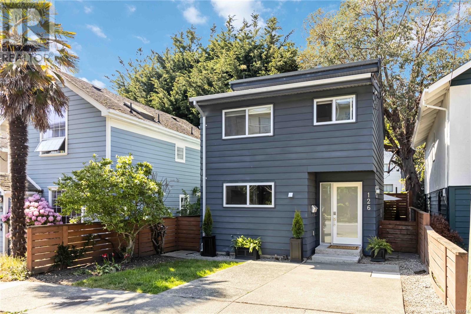 Property at 126 Rendall St image 2