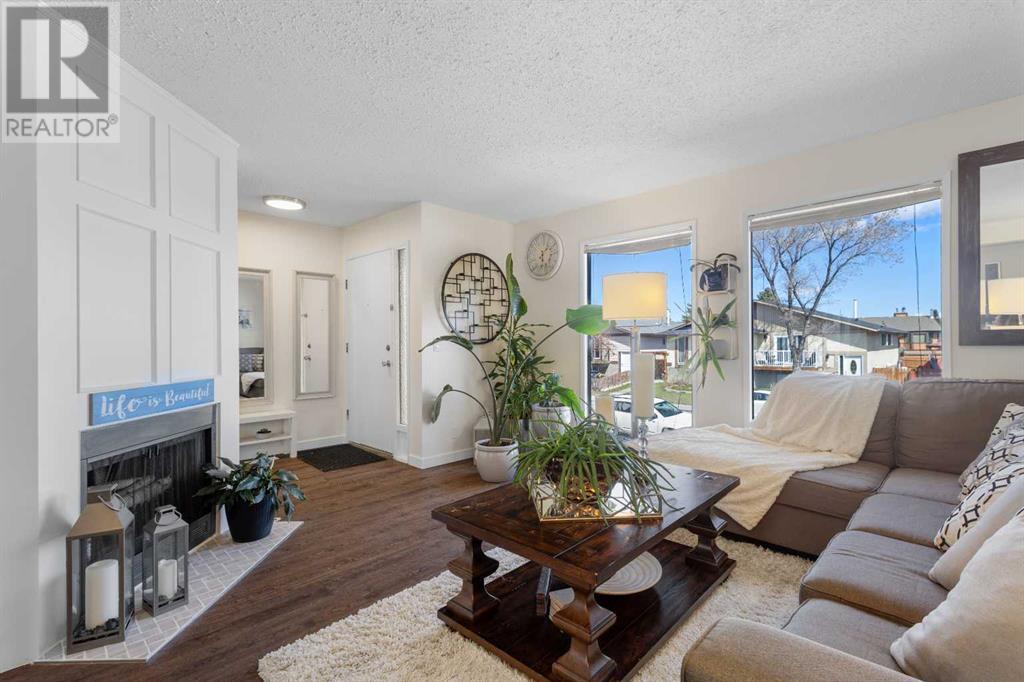 Property at 39 Templeby Way NE image 3