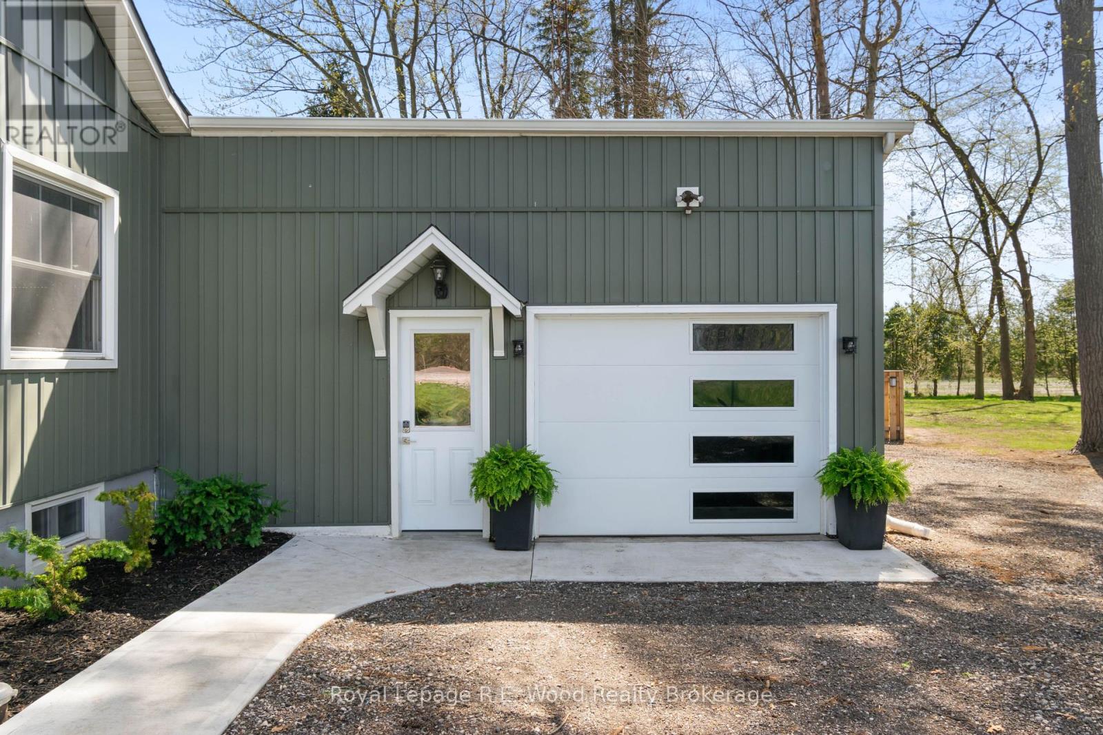 424 3 Highway, Norfolk, Ontario  N4G 4G7 - Photo 13 - X12119461