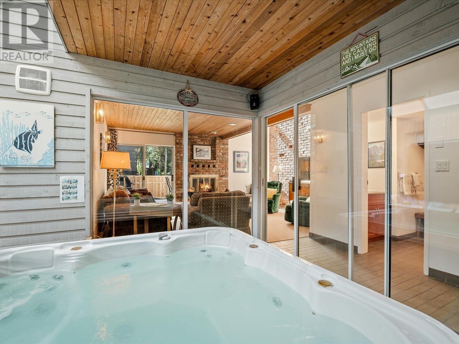 2095 Chamonix Crescent, Whistler, British Columbia  V8E 0B1 - Photo 13 - R2997816