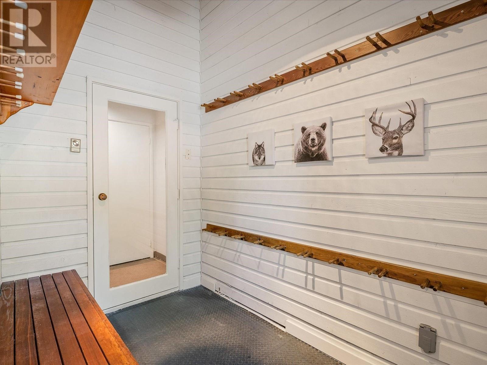 Property at 2095 CHAMONIX CRESCENT image 3
