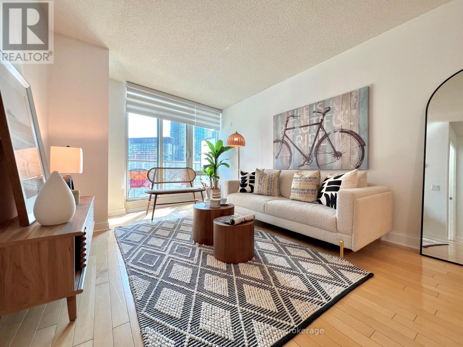 706 - 361 Front Street W, Toronto, Ontario  M5V 3R5 - Photo 1 - C12122645