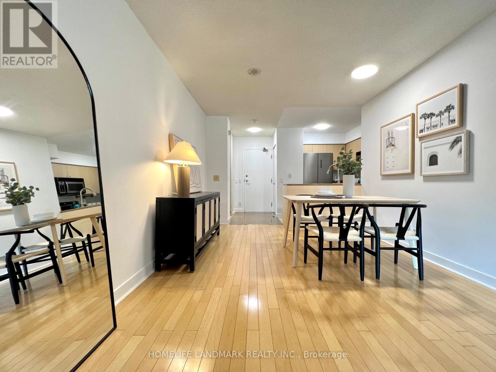 706 - 361 Front Street W, Toronto, Ontario  M5V 3R5 - Photo 2 - C12122645