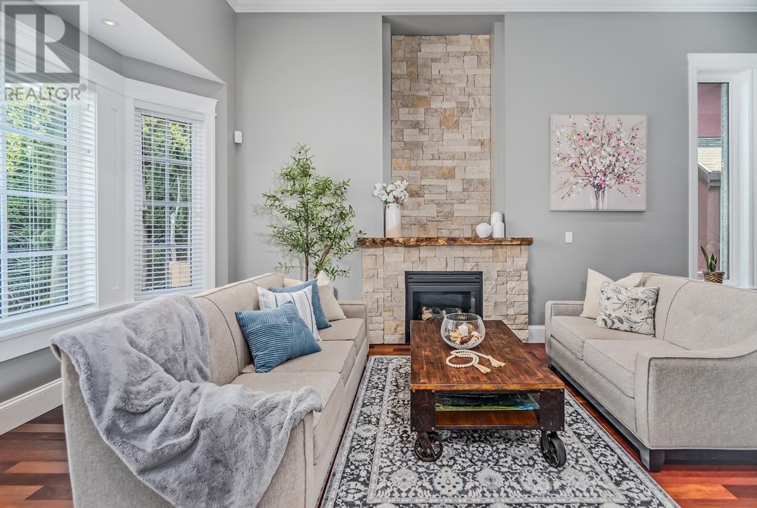 Property at 836 SPRICE AVENUE image 5