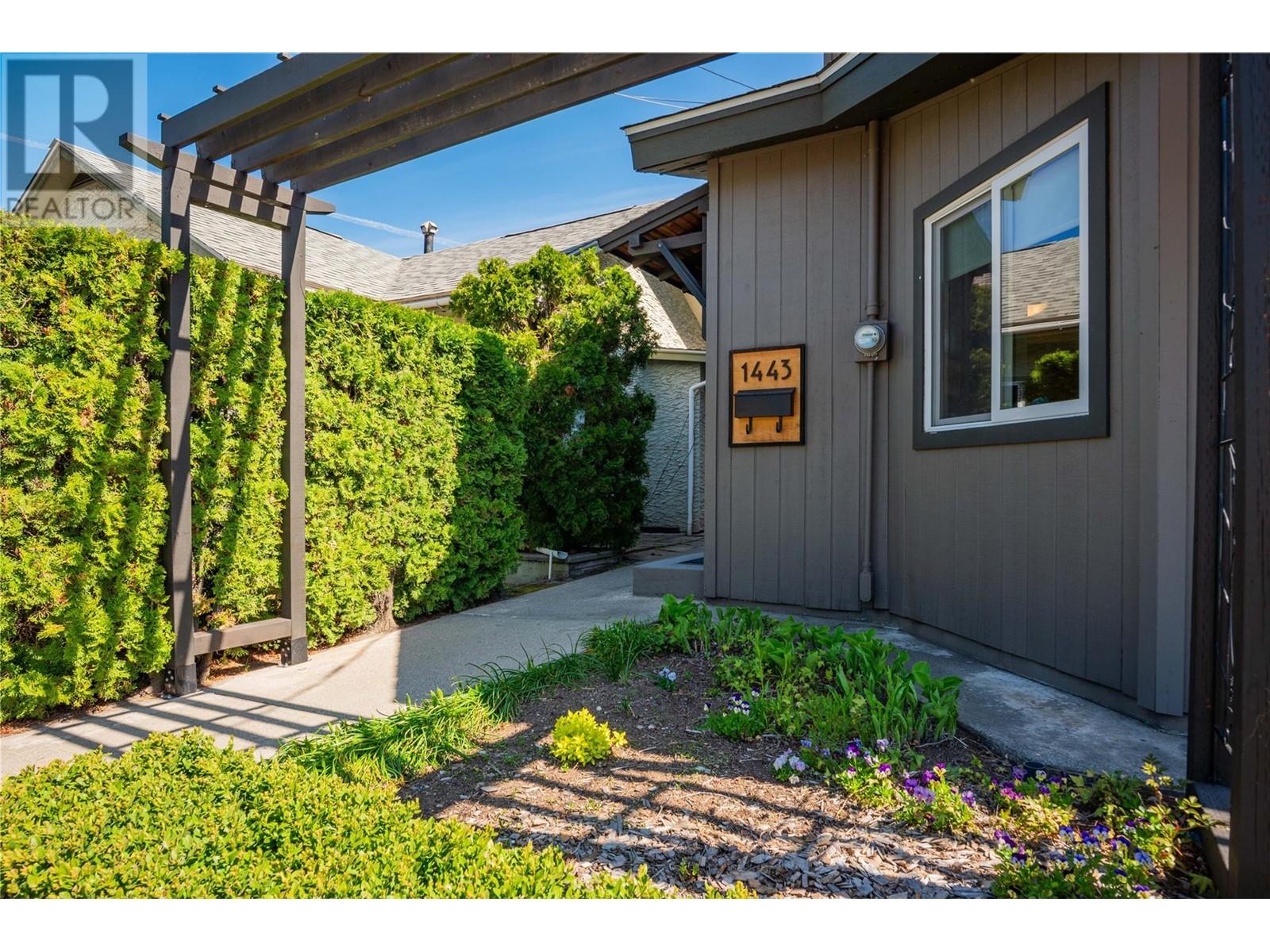 1443 Columbia Avenue, Trail, British Columbia  V1R 1J7 - Photo 2 - 10345993