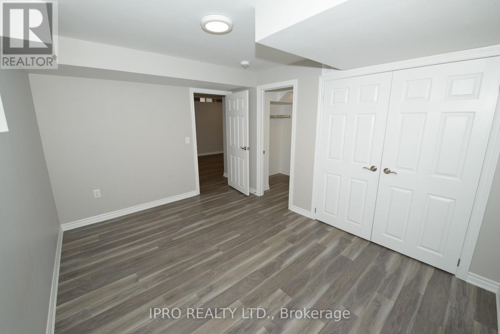 70 Pebblestone Circle, Brampton, Ontario  L6X 4M8 - Photo 12 - W12122654