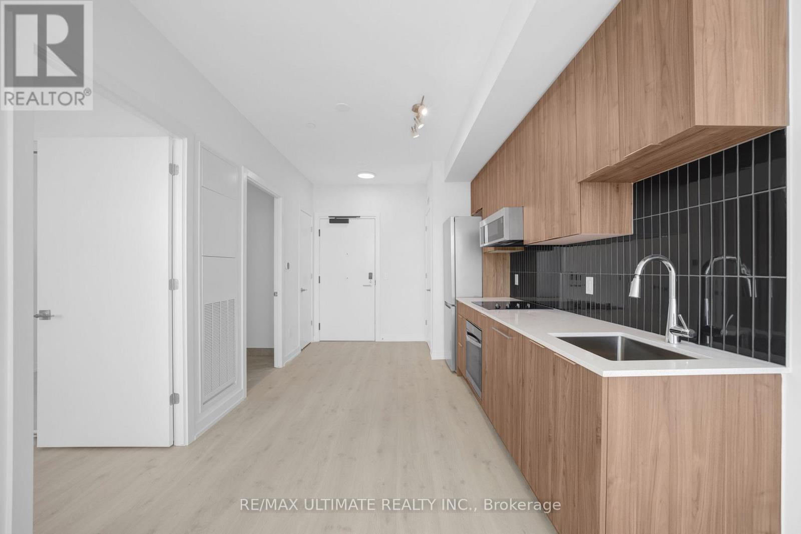 612 - 2501 Saw Whet Boulevard, Oakville, Ontario  L6M 5N2 - Photo 2 - W12040691