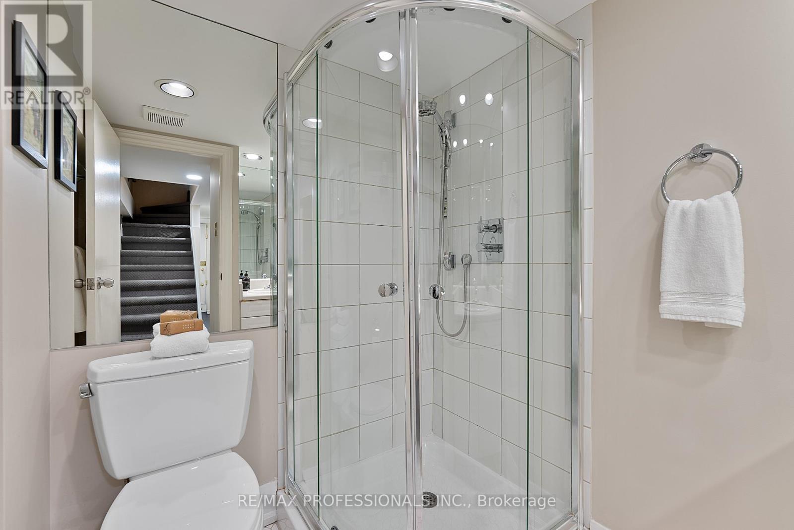 1370 Islington Avenue, Toronto, Ontario  M9A 3K6 - Photo 37 - W12118812