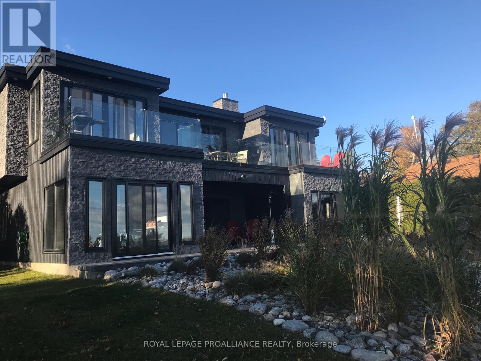 621 BARCOVAN BEACH ROAD, Brighton, Ontario