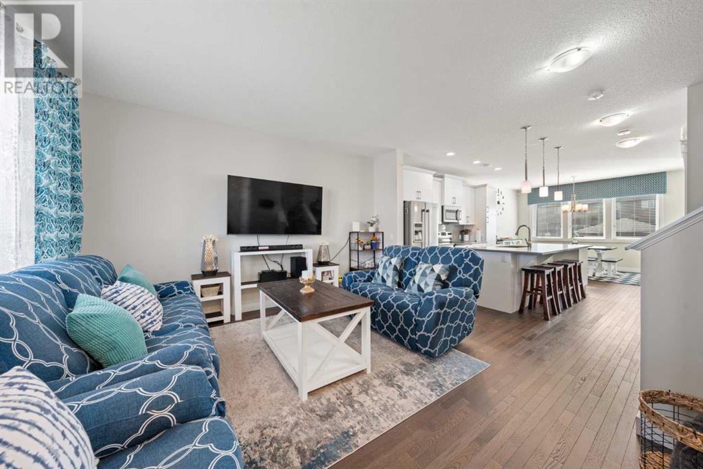 653 Redstone Drive Ne, Calgary, Alberta  T3N 1L1 - Photo 4 - A2214950