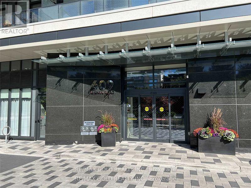 1605 - 609 Avenue Road, Toronto, Ontario  M4V 0B1 - Photo 2 - C12122665