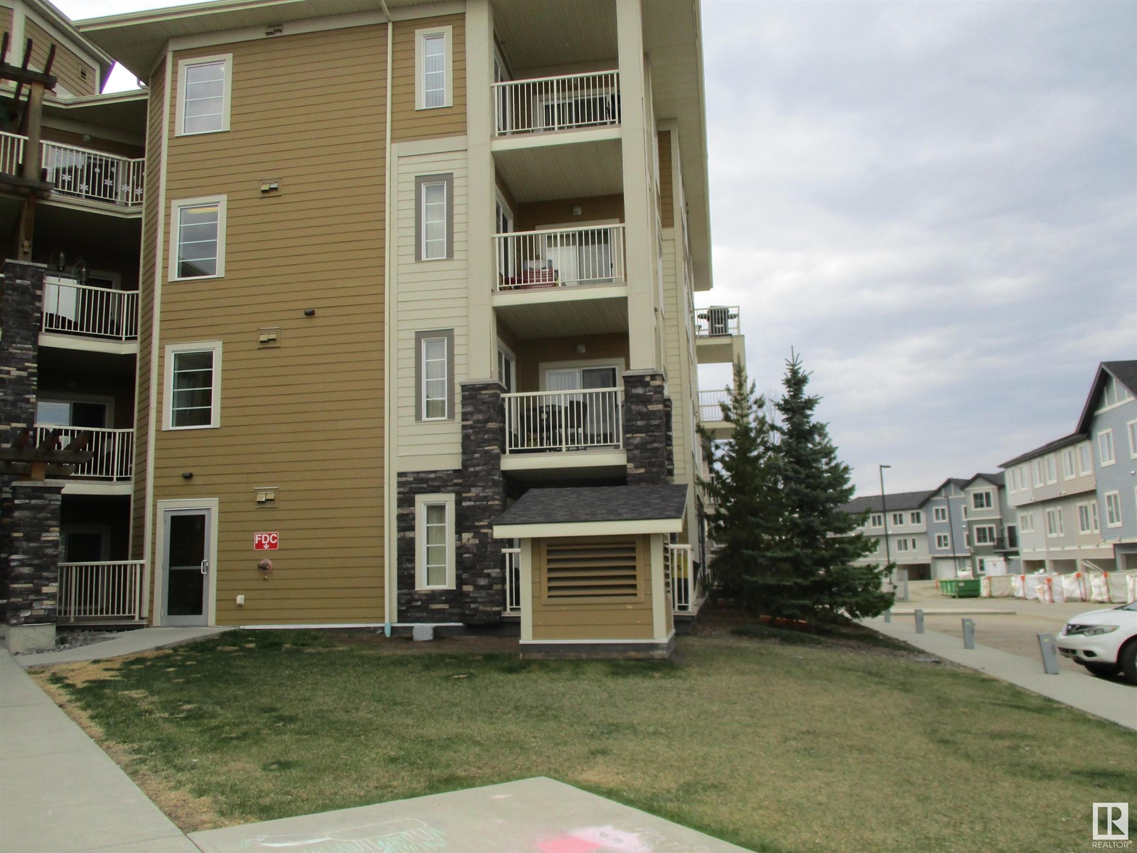 Property at #221 3670 139 AV NW image 4