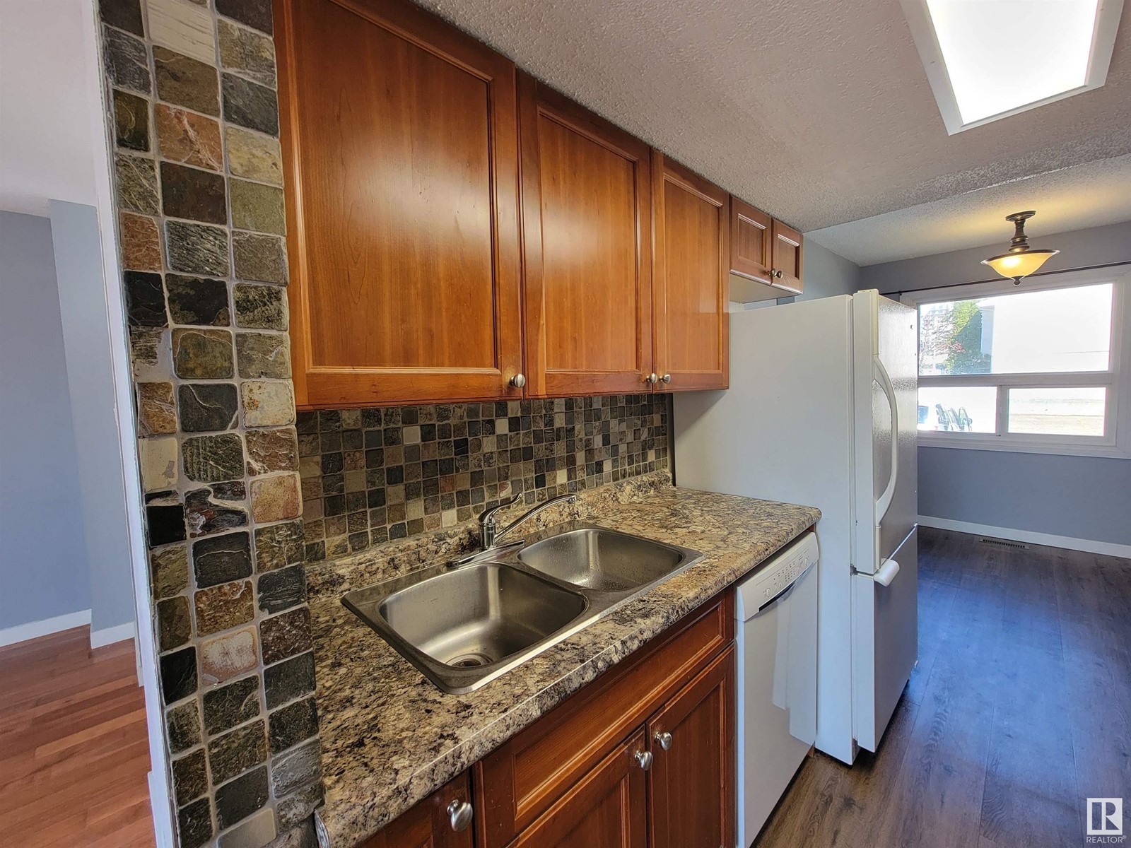 77 Lakewood Vg Nw, Edmonton, Alberta  T6K 2B3 - Photo 12 - E4434386