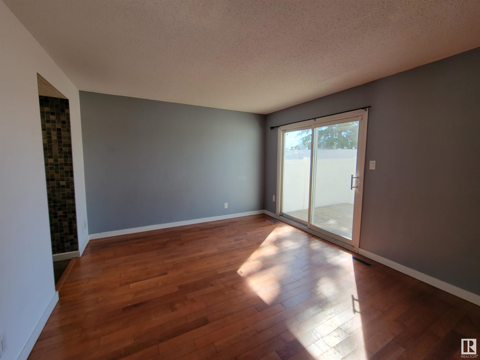 77 Lakewood Vg Nw, Edmonton, Alberta  T6K 2B3 - Photo 7 - E4434386