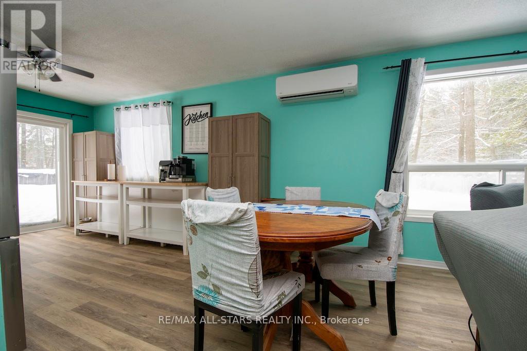 2 Oakwood Drive, Kawartha Lakes (Verulam), Ontario  K0M 1N0 - Photo 11 - X11974617