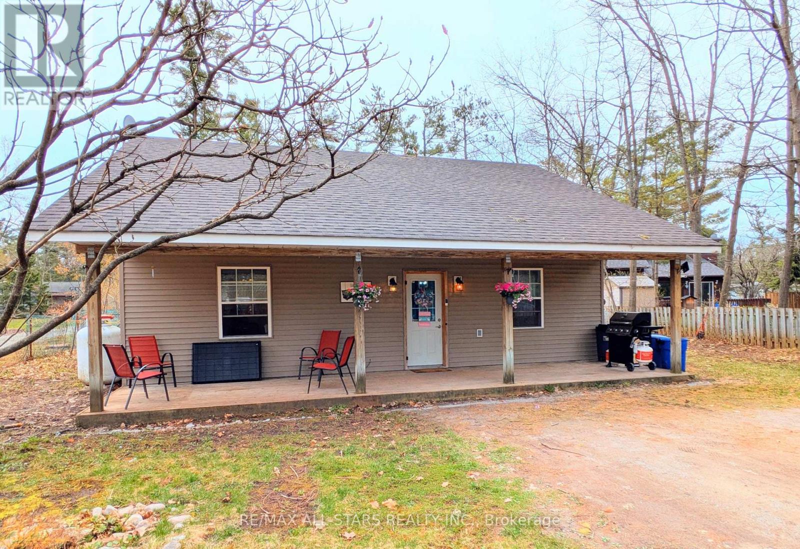 Property at 2 OAKWOOD DRIVE image 1