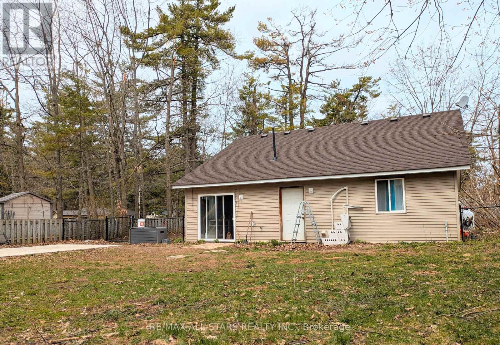 Property at 2 OAKWOOD DRIVE image 4
