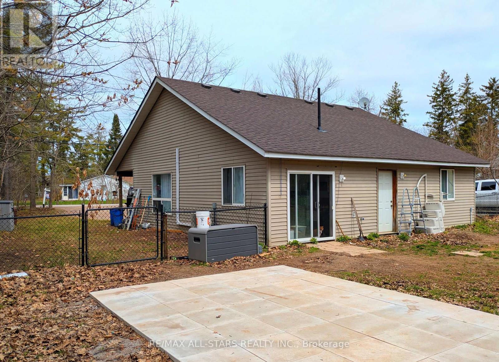 Property at 2 OAKWOOD DRIVE image 3