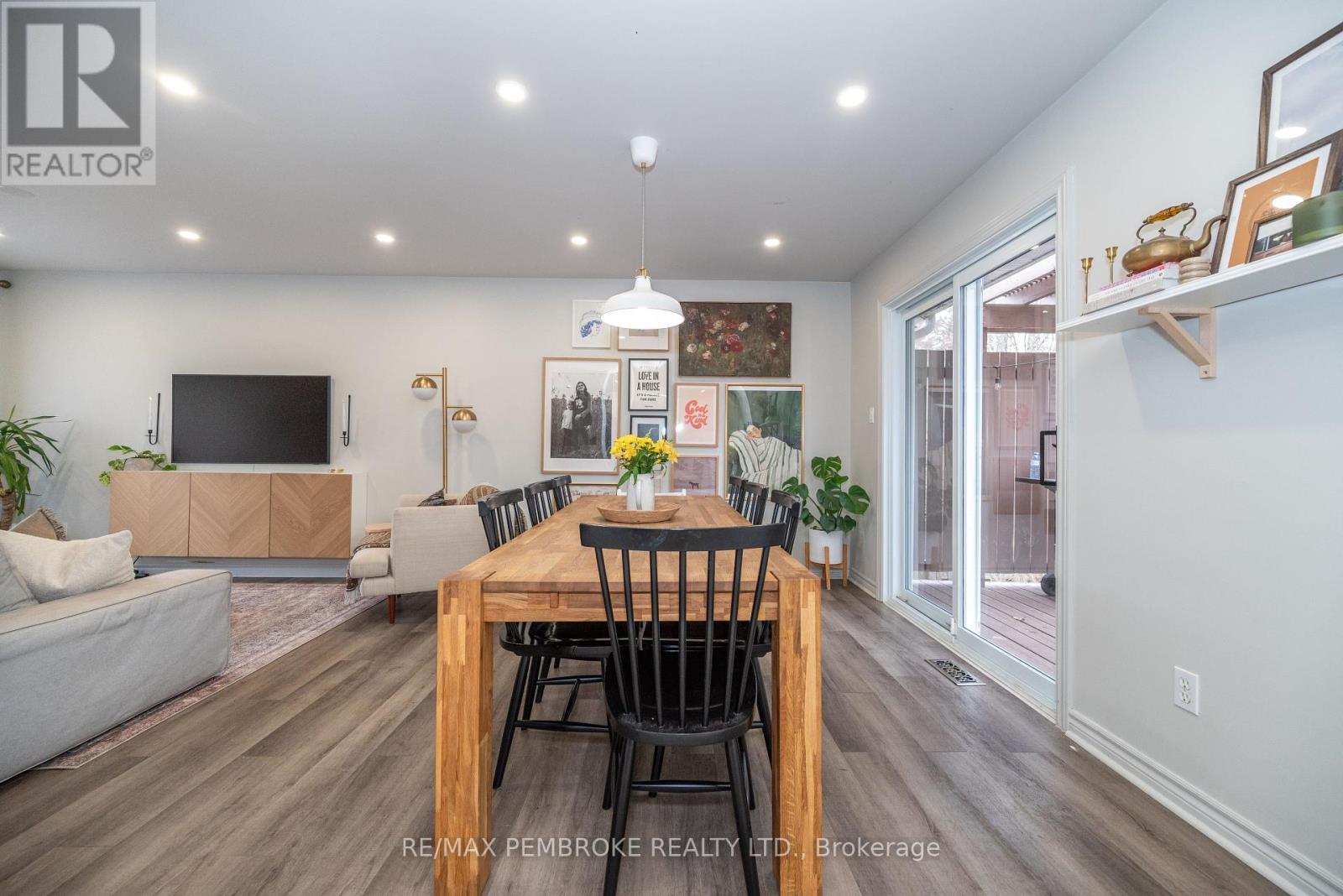 1310 Victoria Street, Petawawa, Ontario  K8H 2G1 - Photo 14 - X12122673