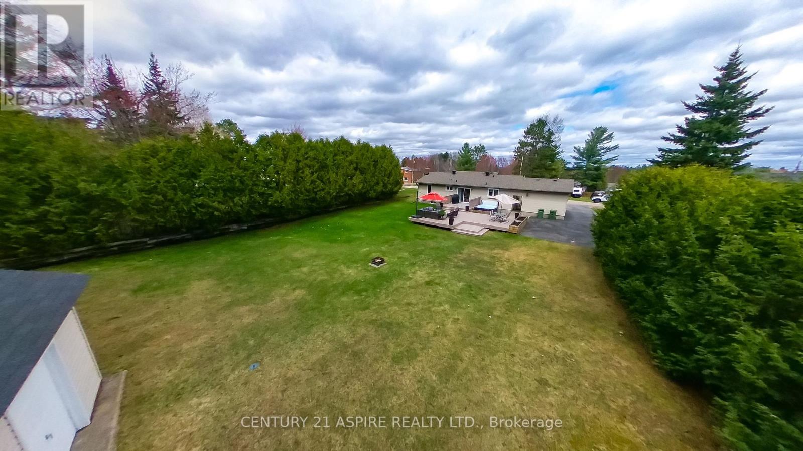 23 Hoffman Street, Petawawa, Ontario  K8H 2J6 - Photo 47 - X12122678