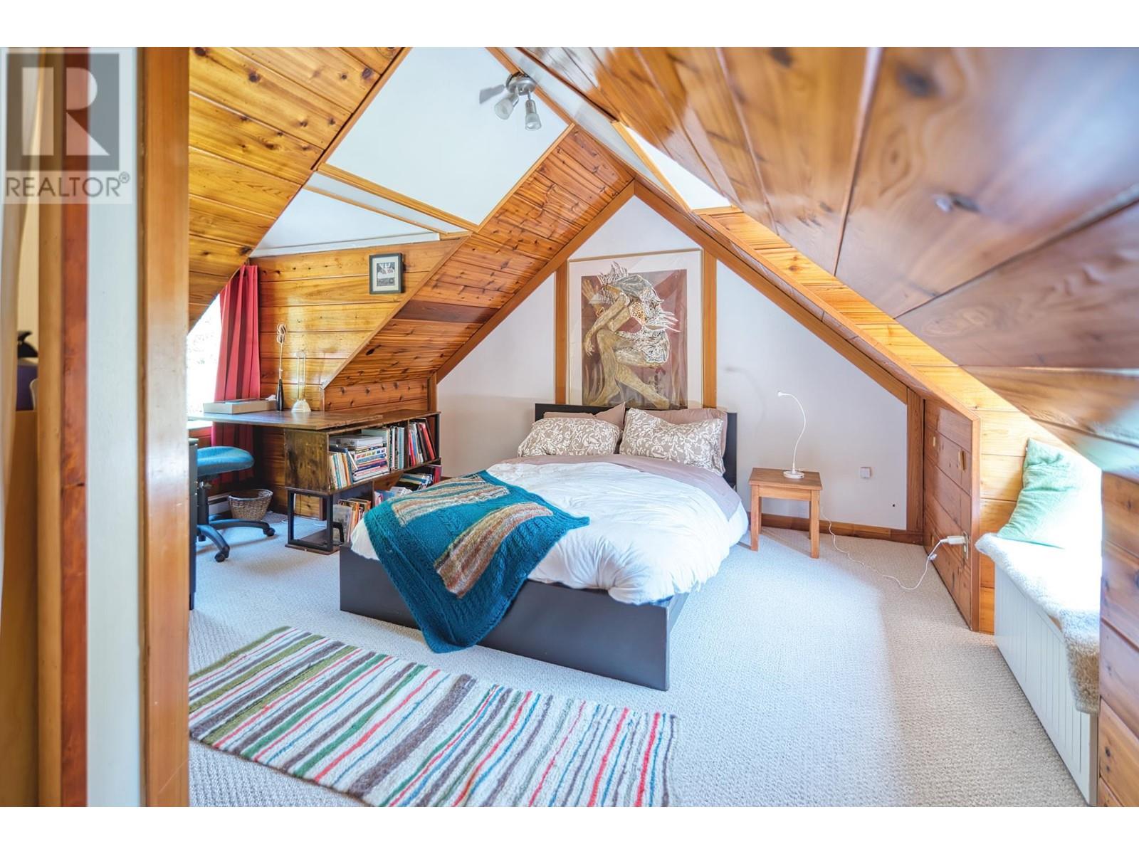 1546 Lockyer Road, Roberts Creek, British Columbia  V0N 2W1 - Photo 15 - R2997818