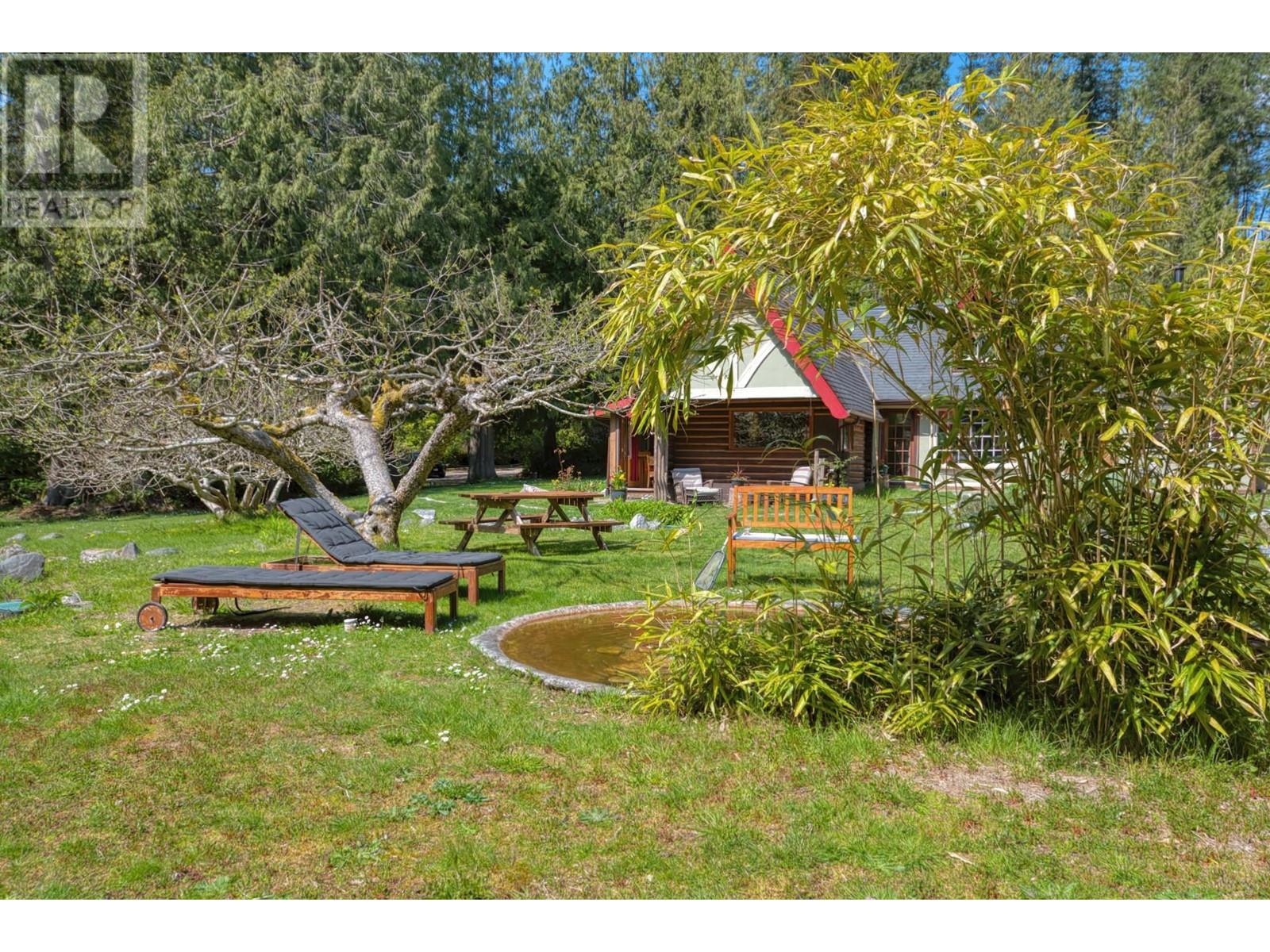 1546 Lockyer Road, Roberts Creek, British Columbia  V0N 2W1 - Photo 37 - R2997818