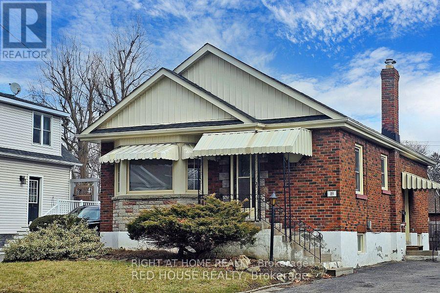 89 CHADBURN STREET, Oshawa, Ontario