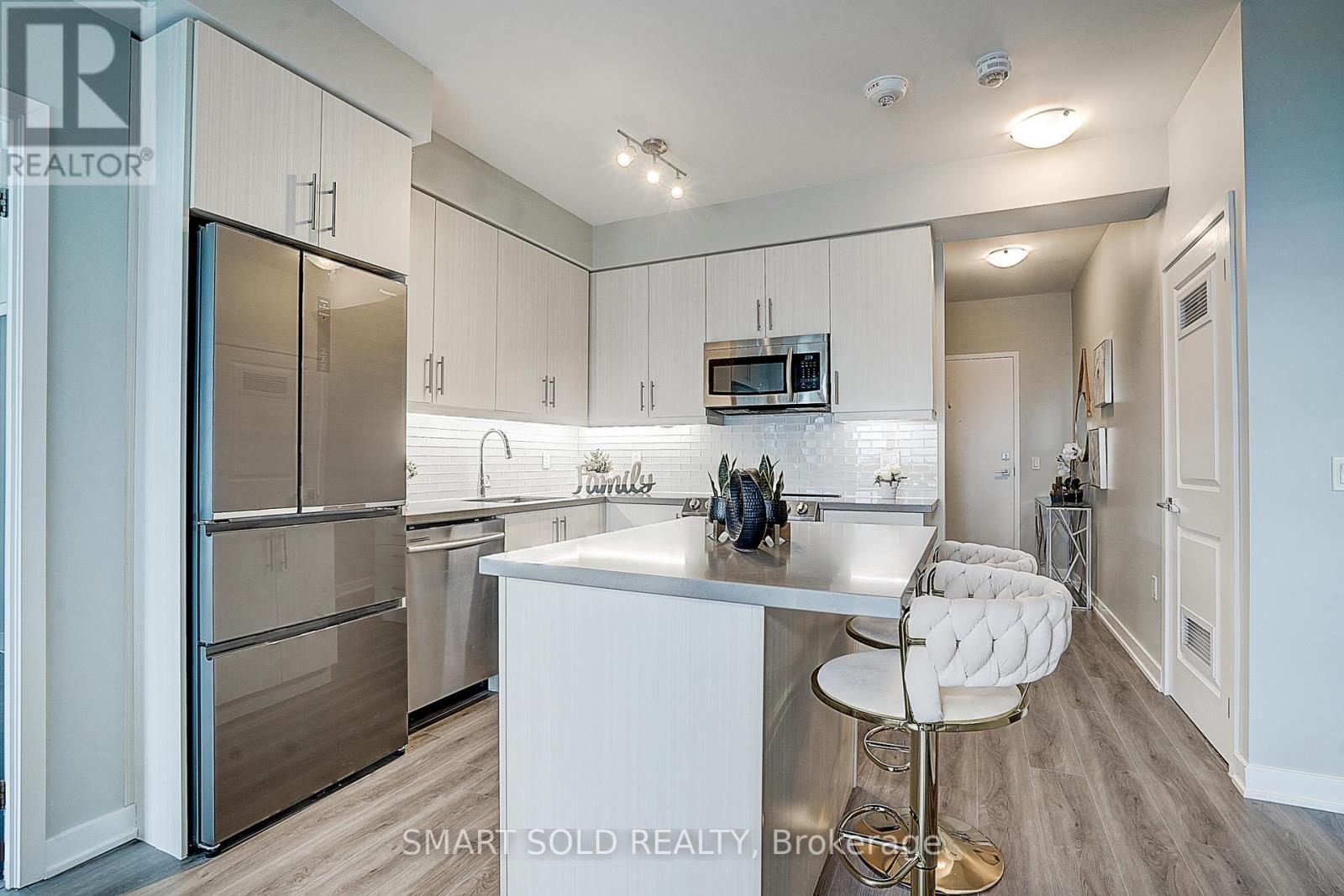 1511 - 75 Oneida Crescent, Richmond Hill, Ontario  L4B 0H3 - Photo 12 - N12122683