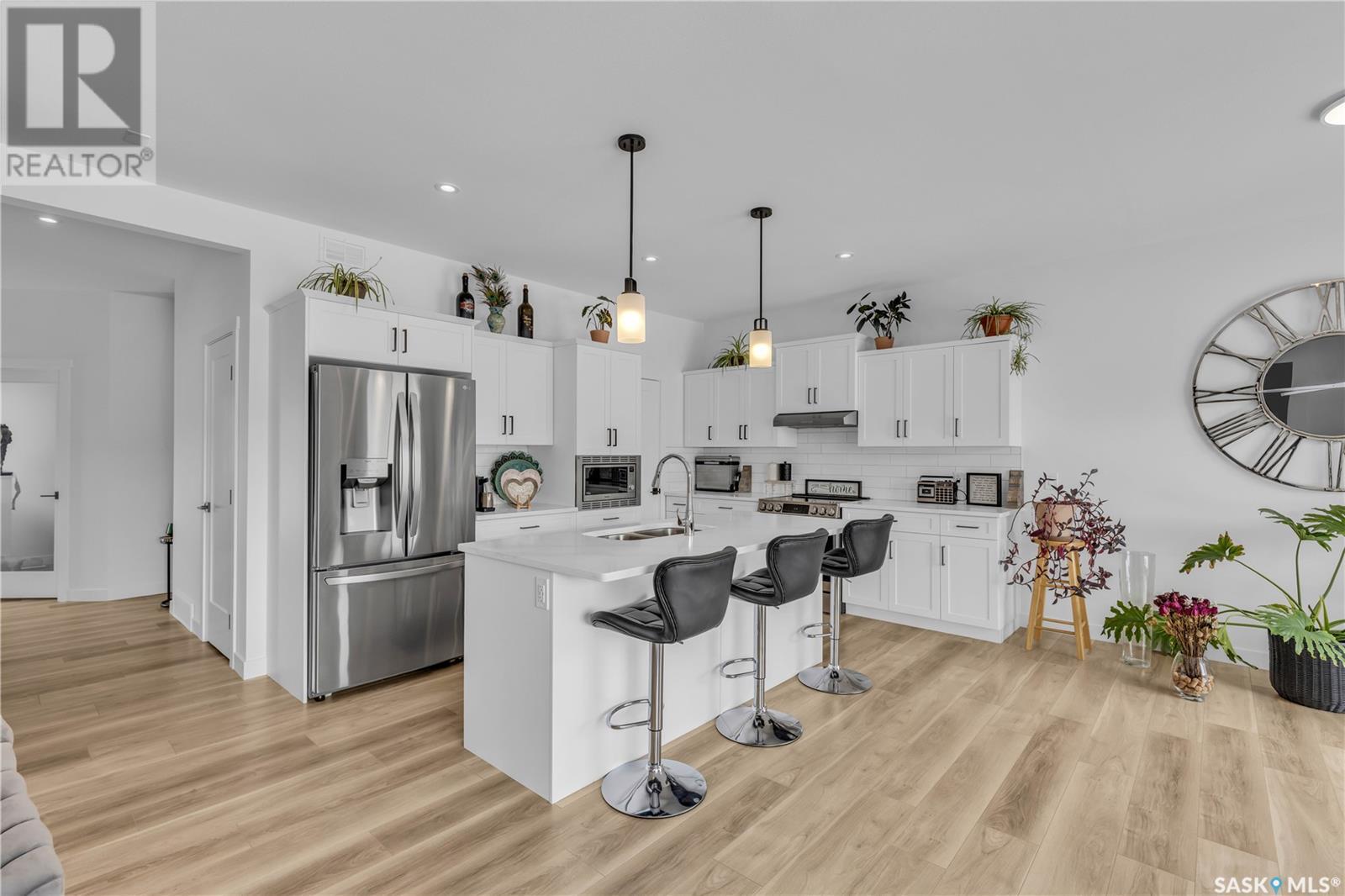 Property at 507 Kensington PLACE image 2