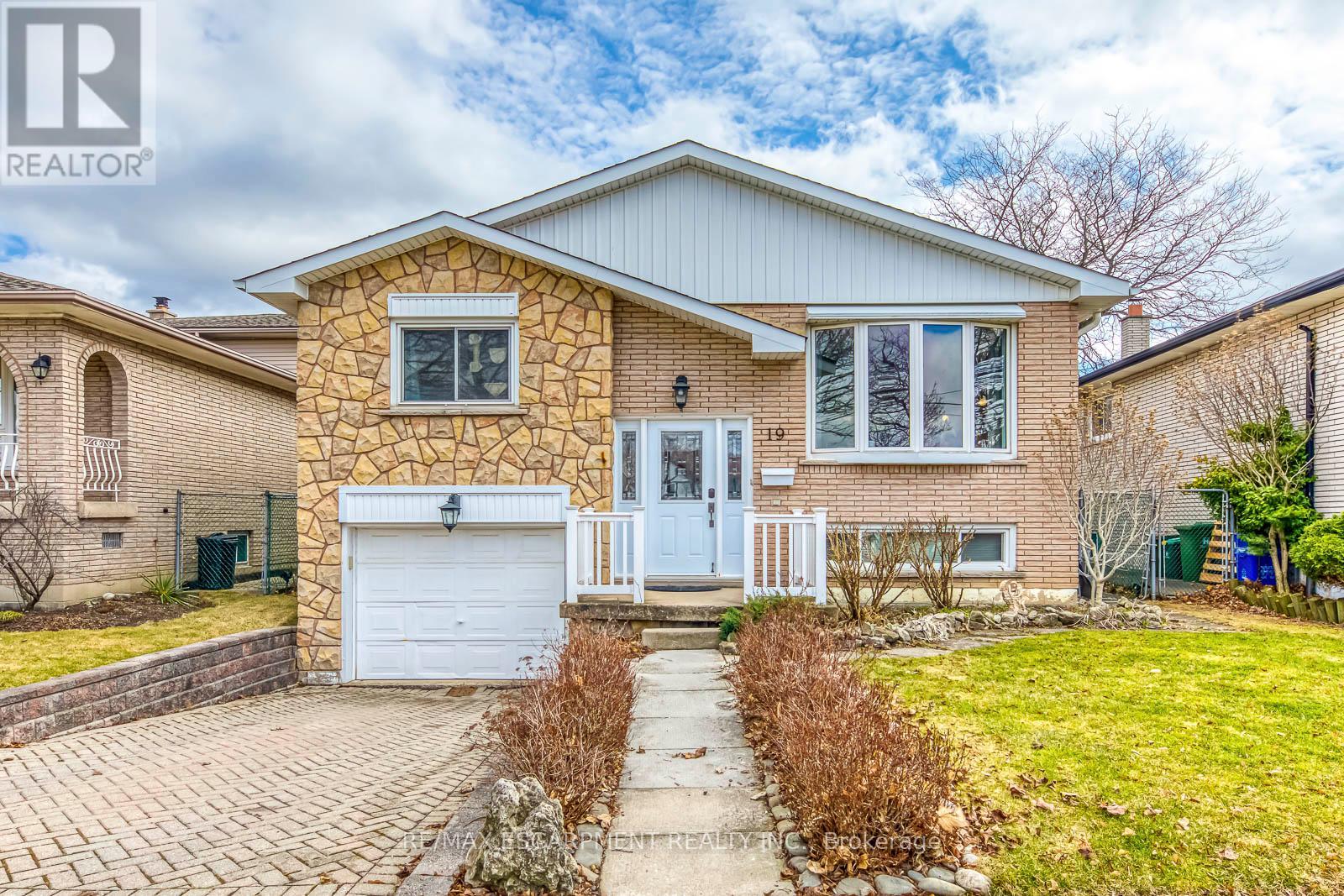 Property at 19 NORMAJEAN AVENUE image 1
