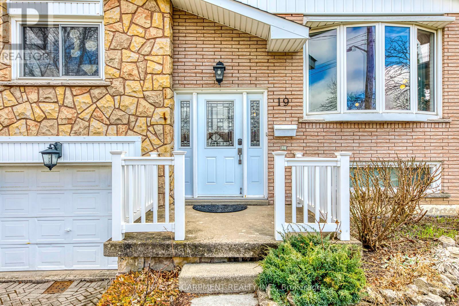 Property at 19 NORMAJEAN AVENUE image 2