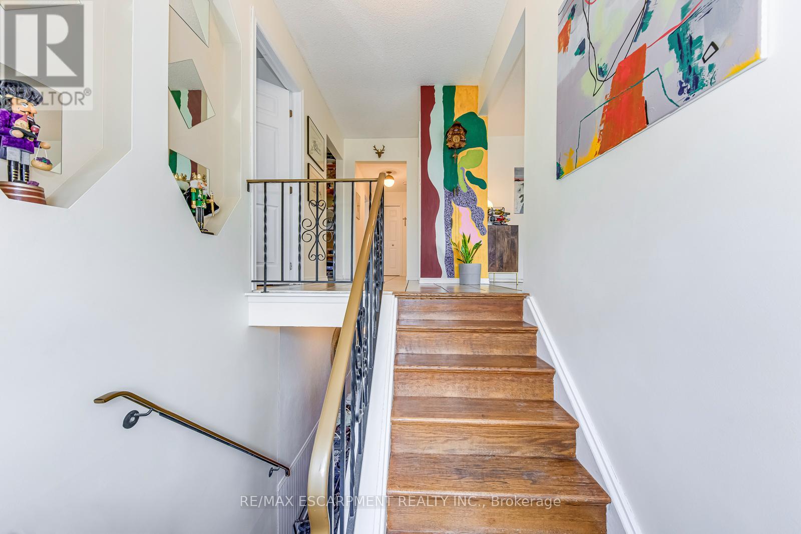 Property at 19 NORMAJEAN AVENUE image 3
