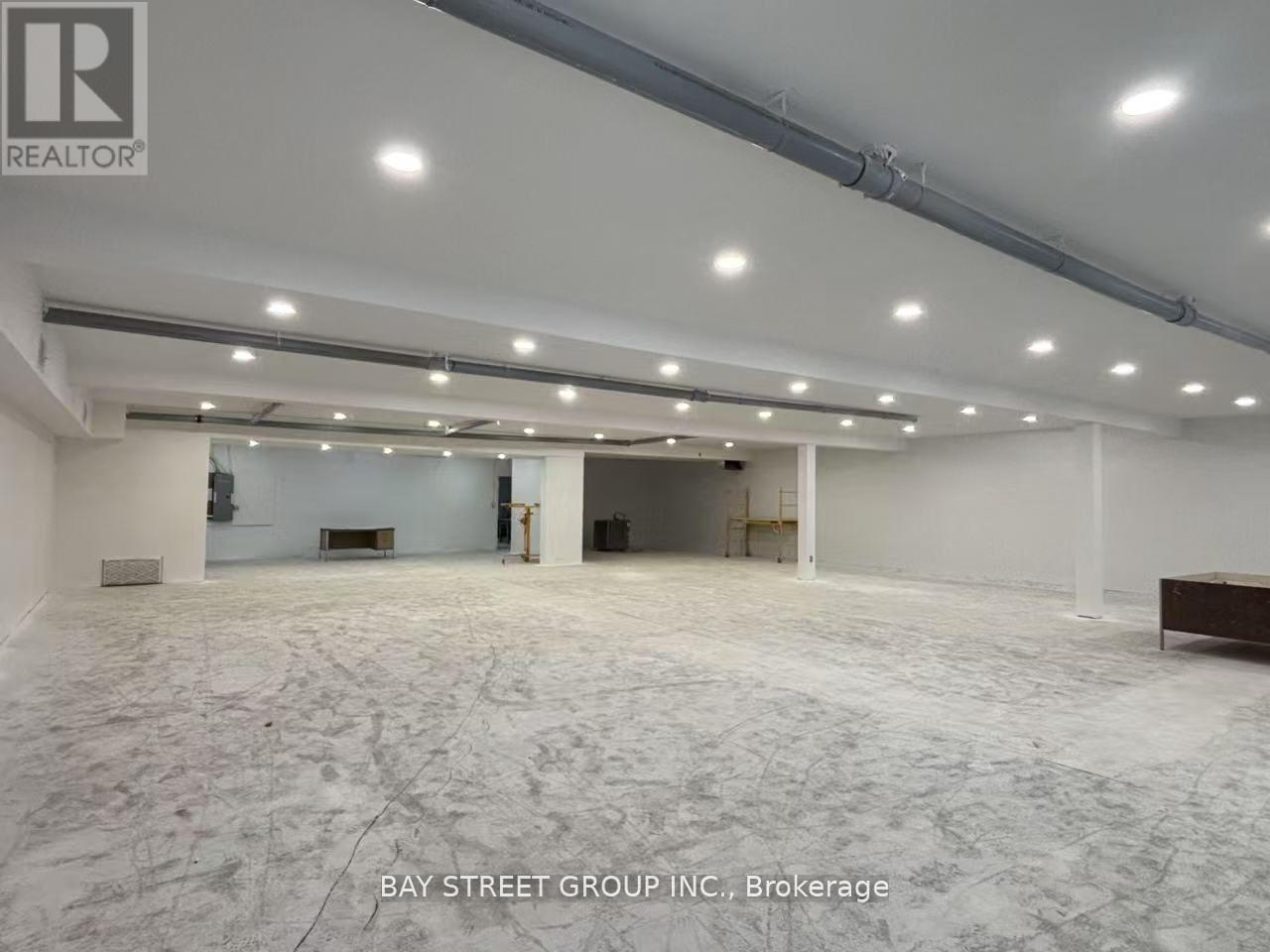 6673 Drummond Road, Niagara Falls, Ontario  L2G 4N8 - Photo 10 - X12122692