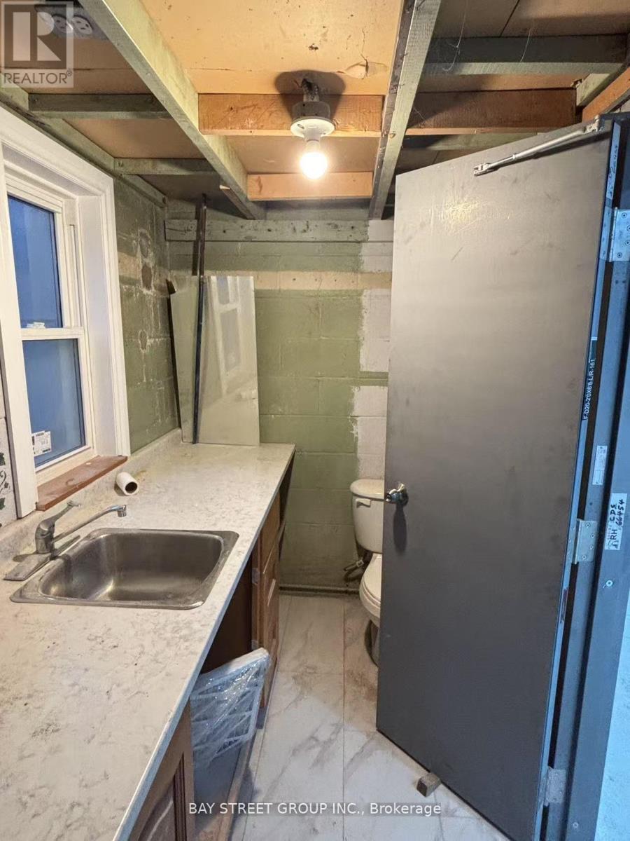 6673 Drummond Road, Niagara Falls, Ontario  L2G 4N8 - Photo 15 - X12122692