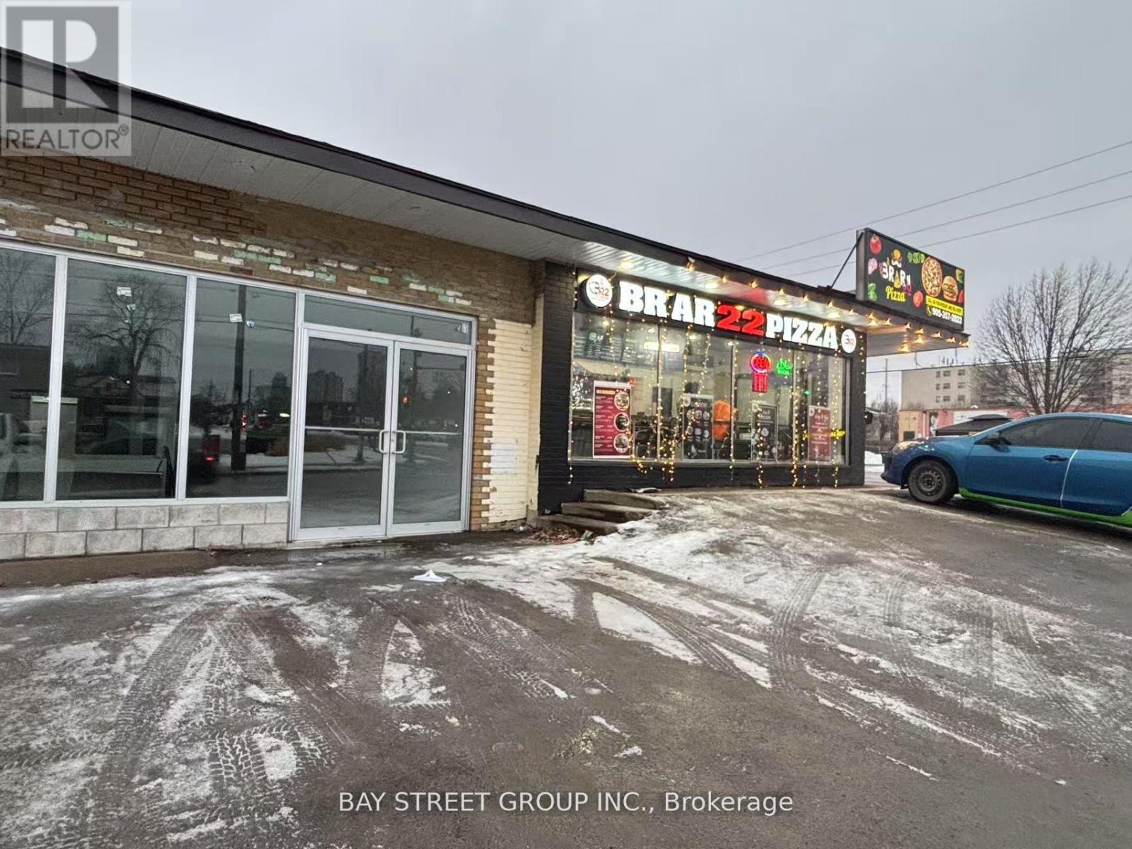 6673 Drummond Road, Niagara Falls, Ontario  L2G 4N8 - Photo 3 - X12122692